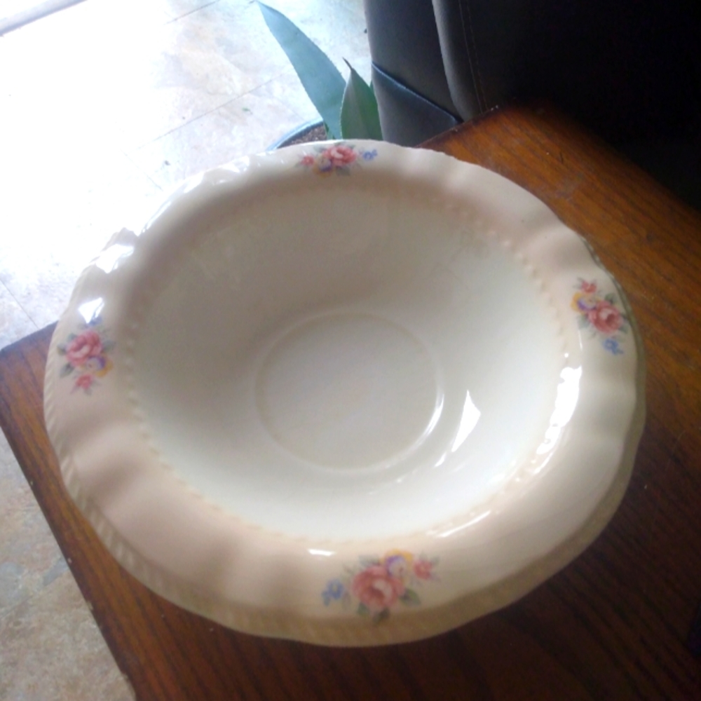 Vintage Wash Basin Cream & Pale Pink Rim with Flowers